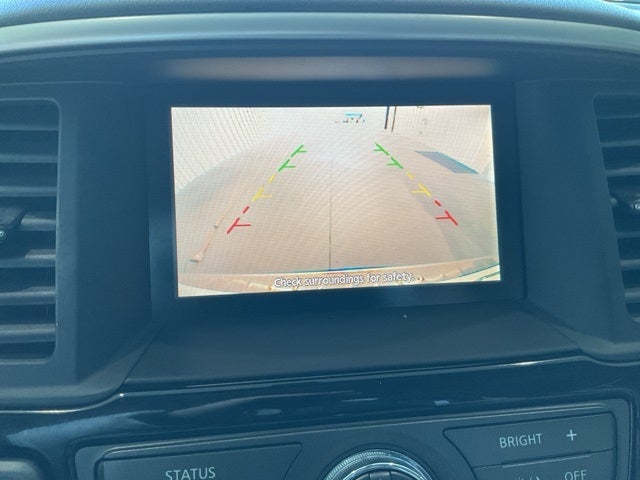 2016 Nissan Pathfinder SV