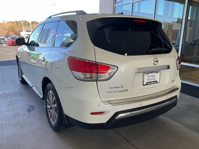 2016 Nissan Pathfinder SV