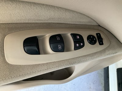 2016 Nissan Pathfinder SV