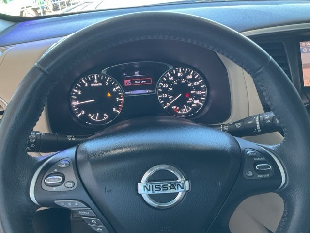 2016 Nissan Pathfinder SV