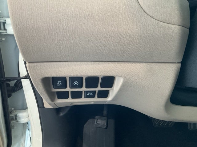 2016 Nissan Pathfinder SV