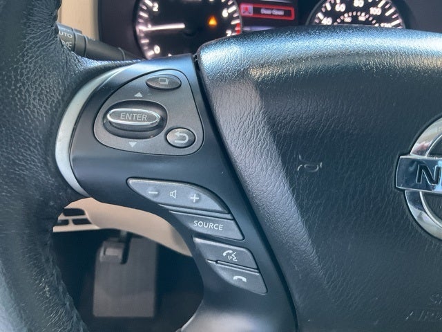 2016 Nissan Pathfinder SV