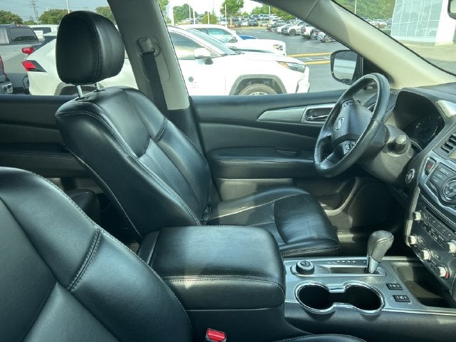 2017 Nissan Pathfinder SL