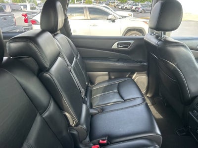2017 Nissan Pathfinder SL