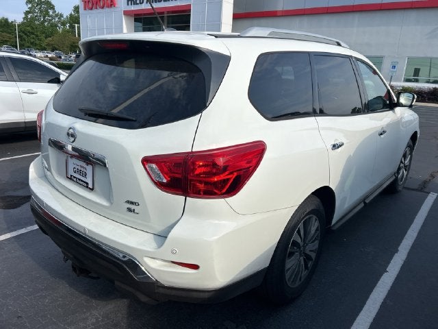 2017 Nissan Pathfinder SL
