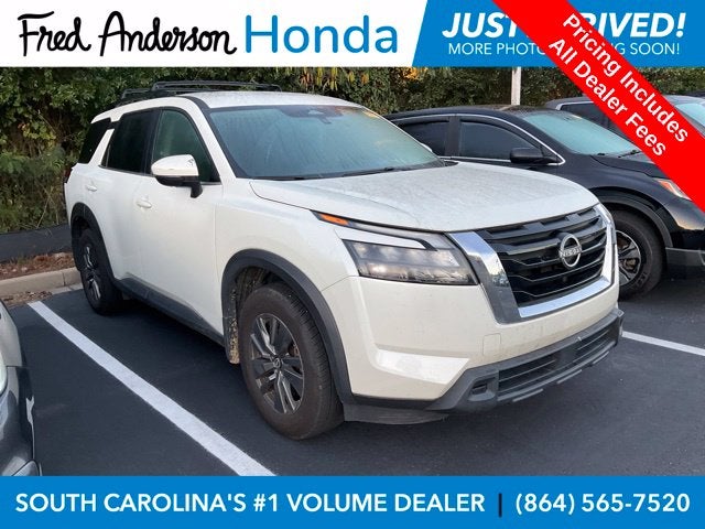 2023 Nissan Pathfinder SV