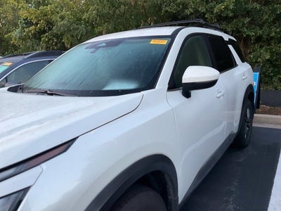 2023 Nissan Pathfinder SV