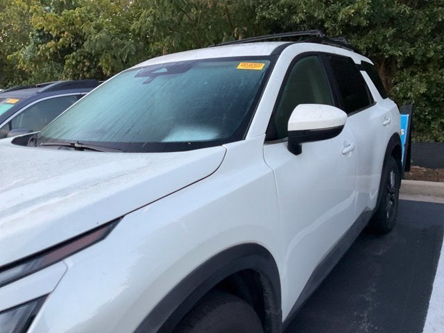 2023 Nissan Pathfinder SV