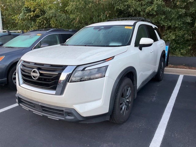 2023 Nissan Pathfinder SV
