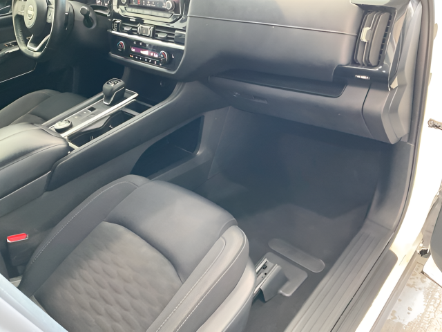 2023 Nissan Pathfinder SV