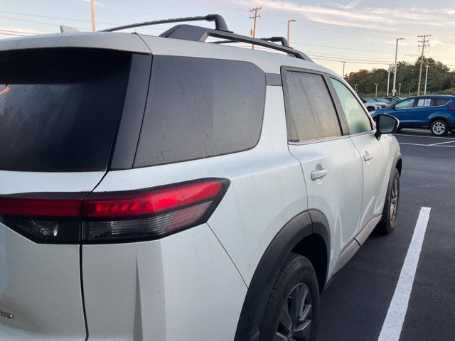 2023 Nissan Pathfinder SV