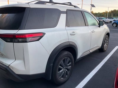 2023 Nissan Pathfinder SV