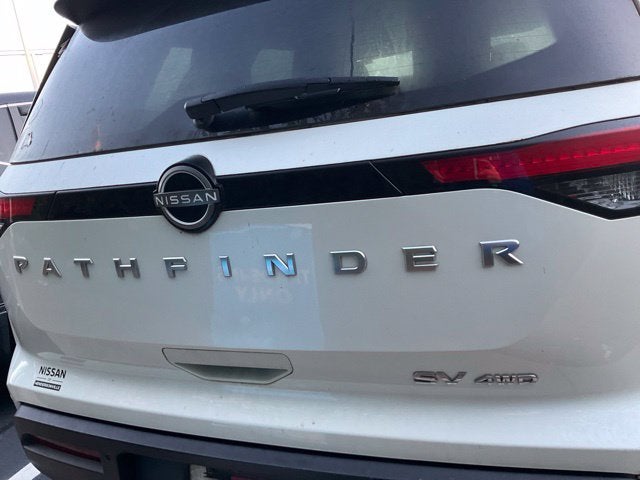2023 Nissan Pathfinder SV