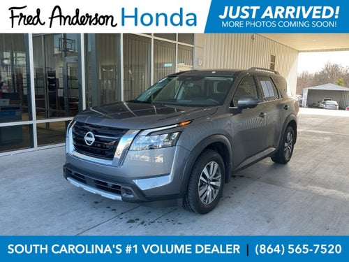 2025 Nissan Pathfinder SL