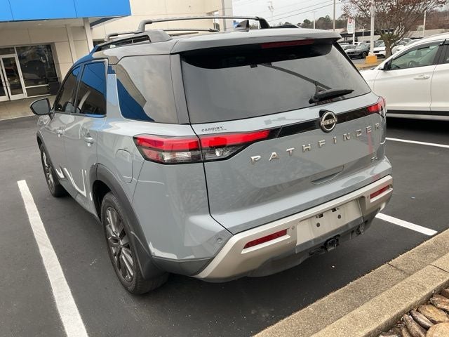 2022 Nissan Pathfinder SL