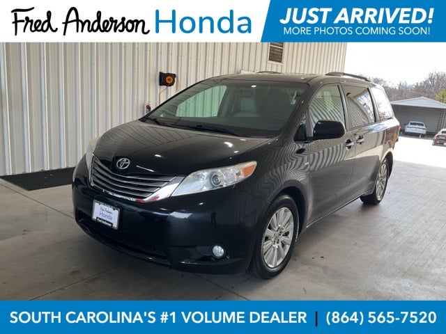 2017 Toyota Sienna XLE 7 Passenger