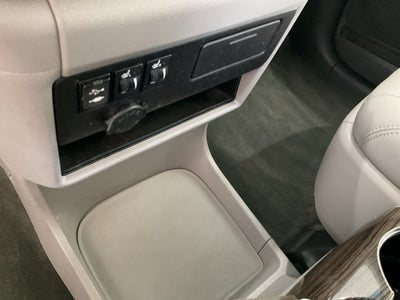 2017 Toyota Sienna XLE 7 Passenger