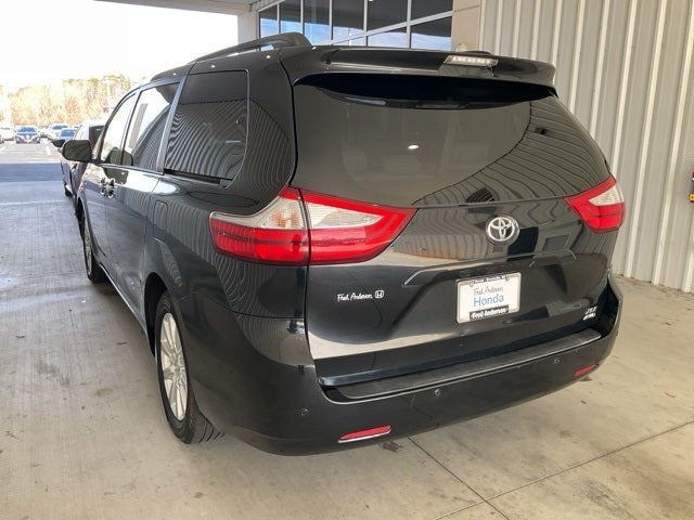 2017 Toyota Sienna XLE 7 Passenger