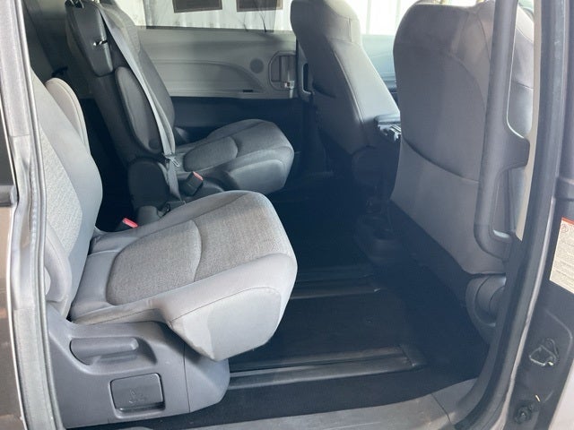 2021 Toyota Sienna LE 8 Passenger