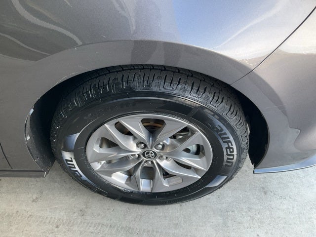 2021 Toyota Sienna LE 8 Passenger