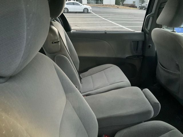 2017 Toyota Sienna L 7 Passenger