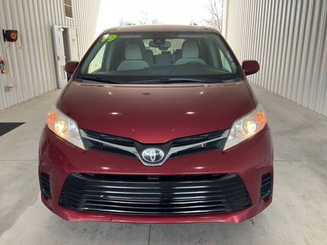 2019 Toyota Sienna LE 8 Passenger