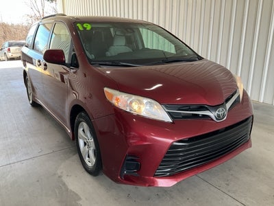 2019 Toyota Sienna LE 8 Passenger