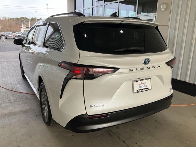 2024 Toyota Sienna XLE