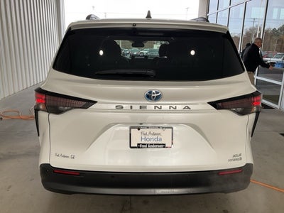 2024 Toyota Sienna XLE