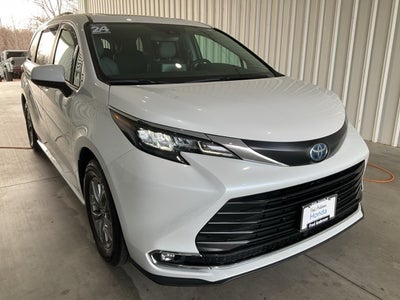 2024 Toyota Sienna XLE