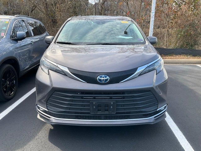 2024 Toyota Sienna XLE