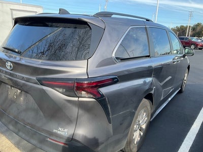 2024 Toyota Sienna XLE