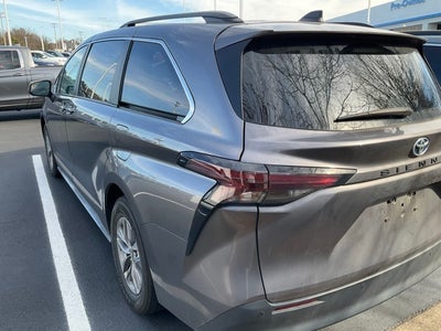 2024 Toyota Sienna XLE
