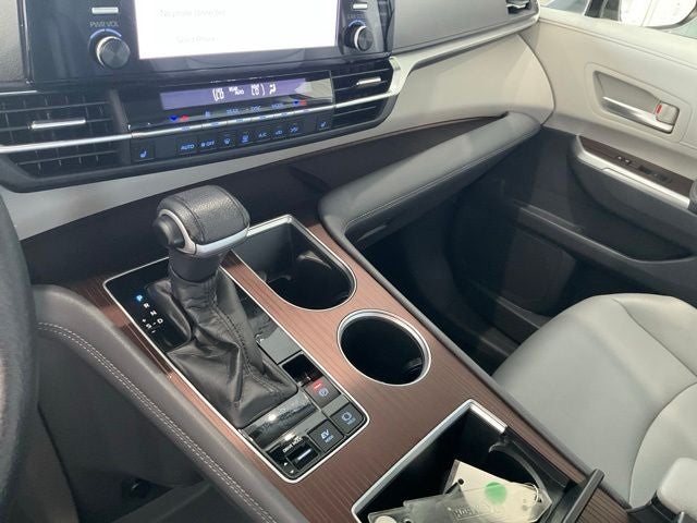 2021 Toyota Sienna XLE 8 Passenger