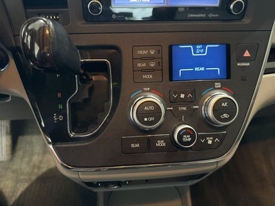 2018 Toyota Sienna XLE 8 Passenger