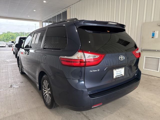 2018 Toyota Sienna XLE 8 Passenger