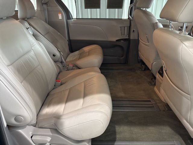 2018 Toyota Sienna XLE 8 Passenger
