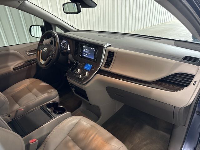 2018 Toyota Sienna XLE 8 Passenger