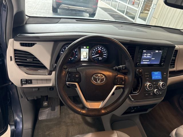 2018 Toyota Sienna XLE 8 Passenger