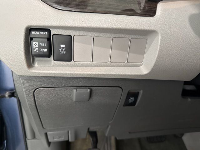 2018 Toyota Sienna XLE 8 Passenger