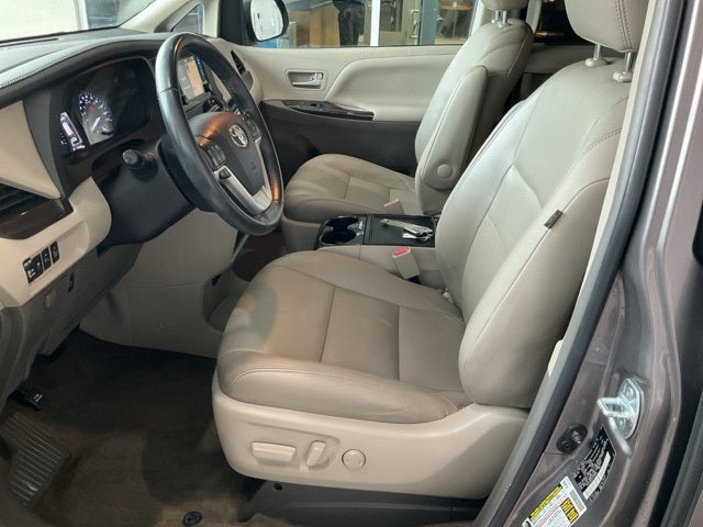 2017 Toyota Sienna L 7 Passenger