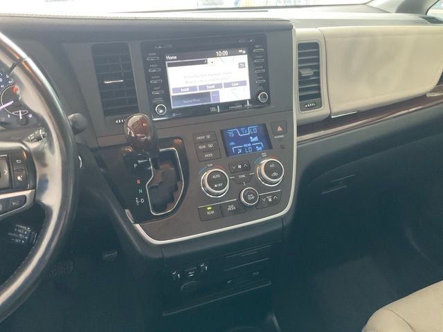 2020 Toyota Sienna Limited Premium 7 Passenger