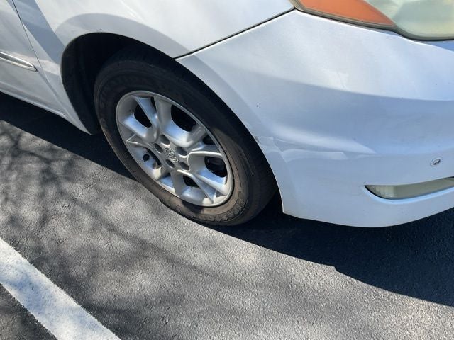 2006 Toyota Sienna Base
