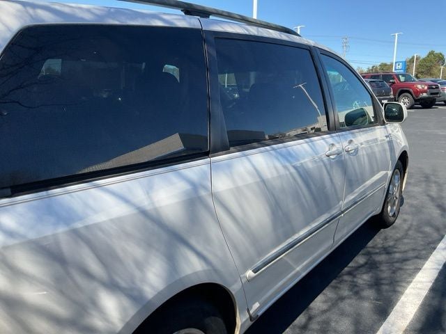 2006 Toyota Sienna Base