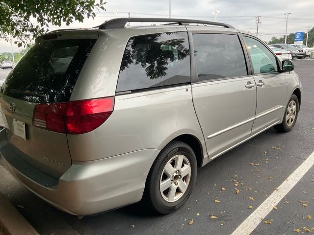 2005 Toyota Sienna LE