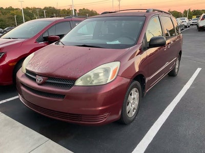 2004 Toyota Sienna Base