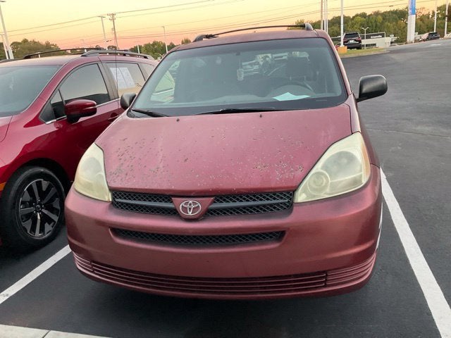 2004 Toyota Sienna Base