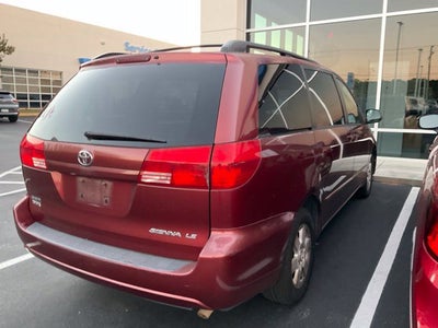 2004 Toyota Sienna Base