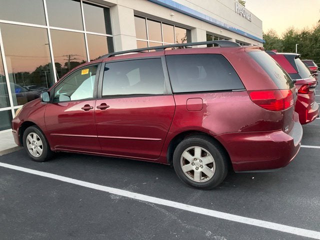 2004 Toyota Sienna Base