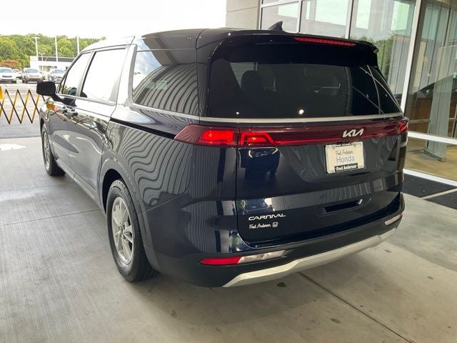 2024 Kia Carnival LX